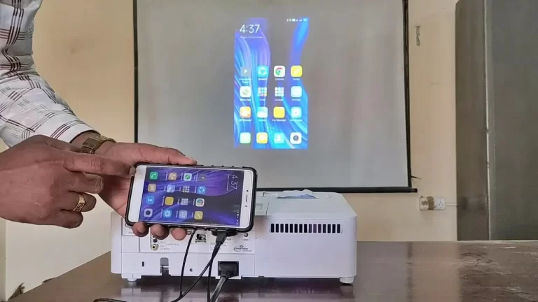 Mirroring Phone to Projector